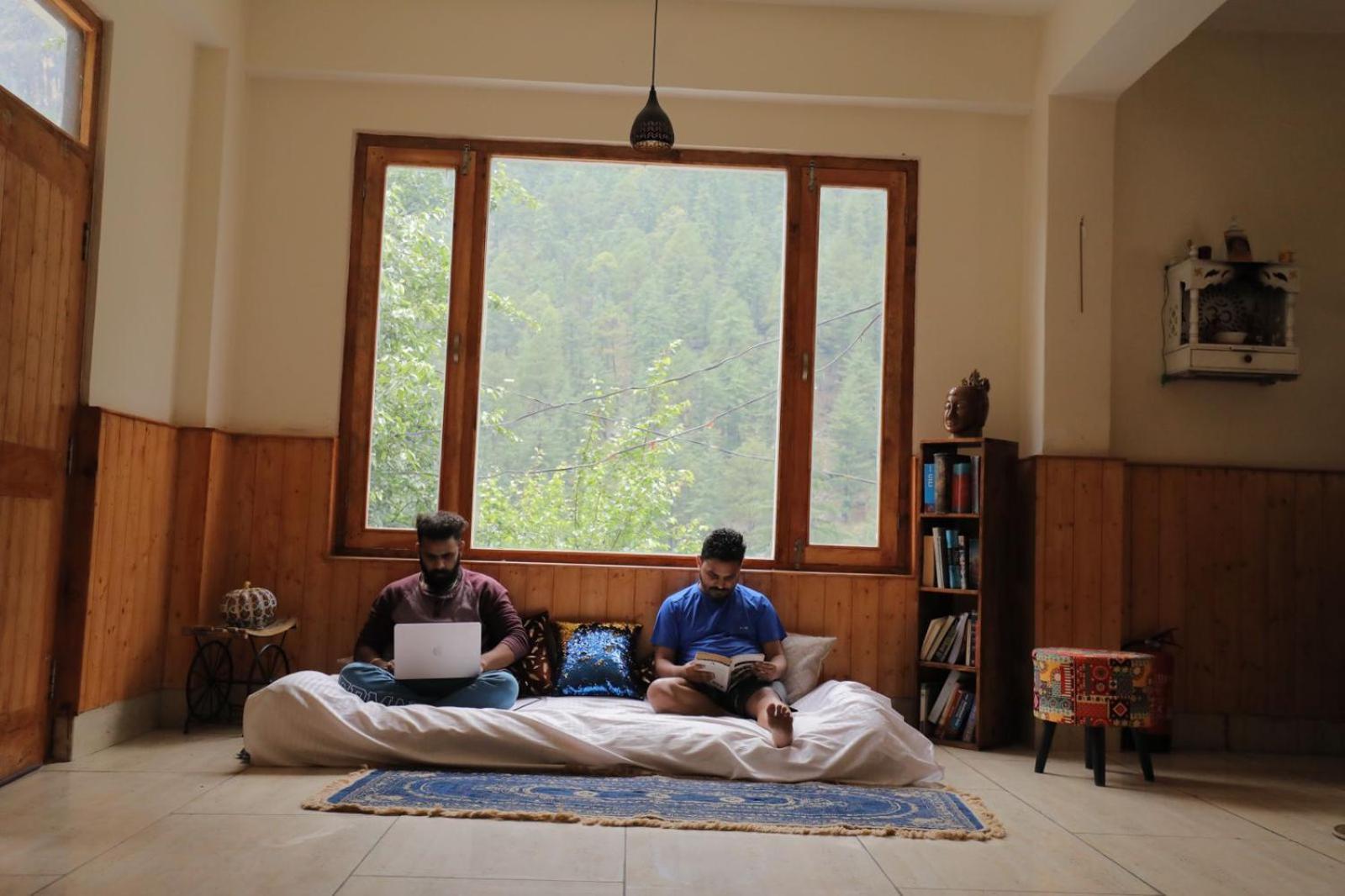 Shangri-La Rooms & Restaurant Kasol Extérieur photo